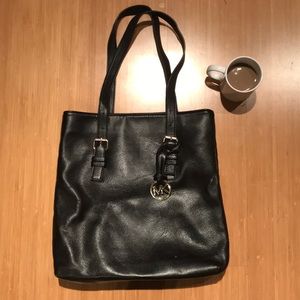 🎈final price cut🎈Michael Kors shoulder bag 😍